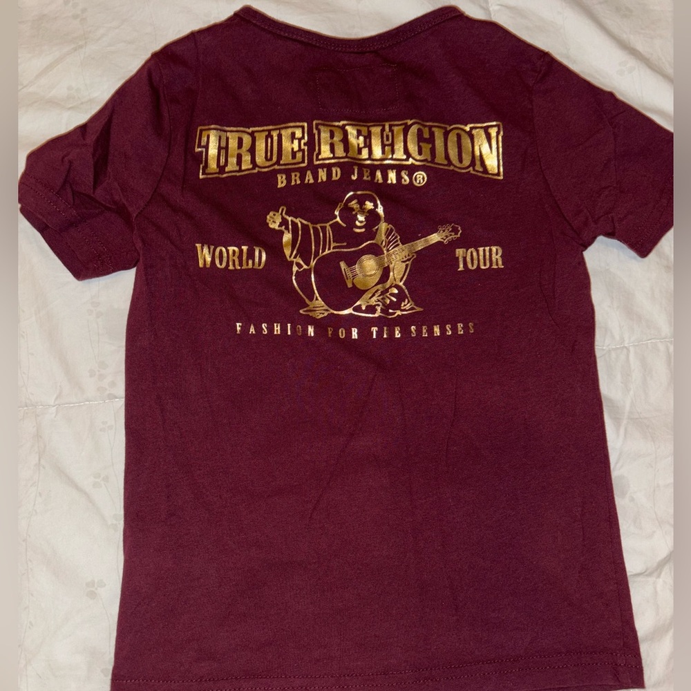 Like new. Boys Maroon and Gold True Religion T-shirt size 6.